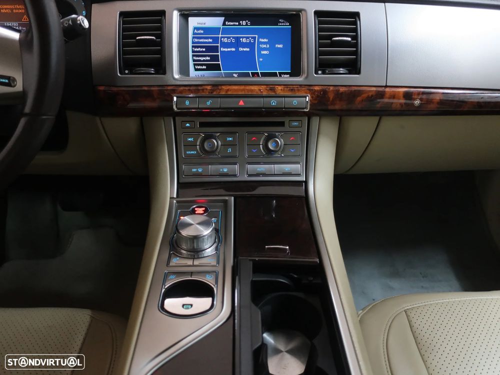 Jaguar XF 3.0 D V6 Luxury - 18