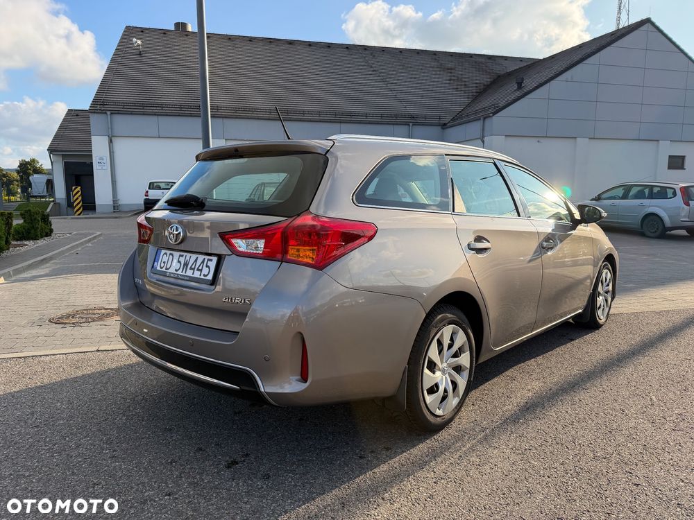 Toyota Auris 1.4 D-4D Premium - 5