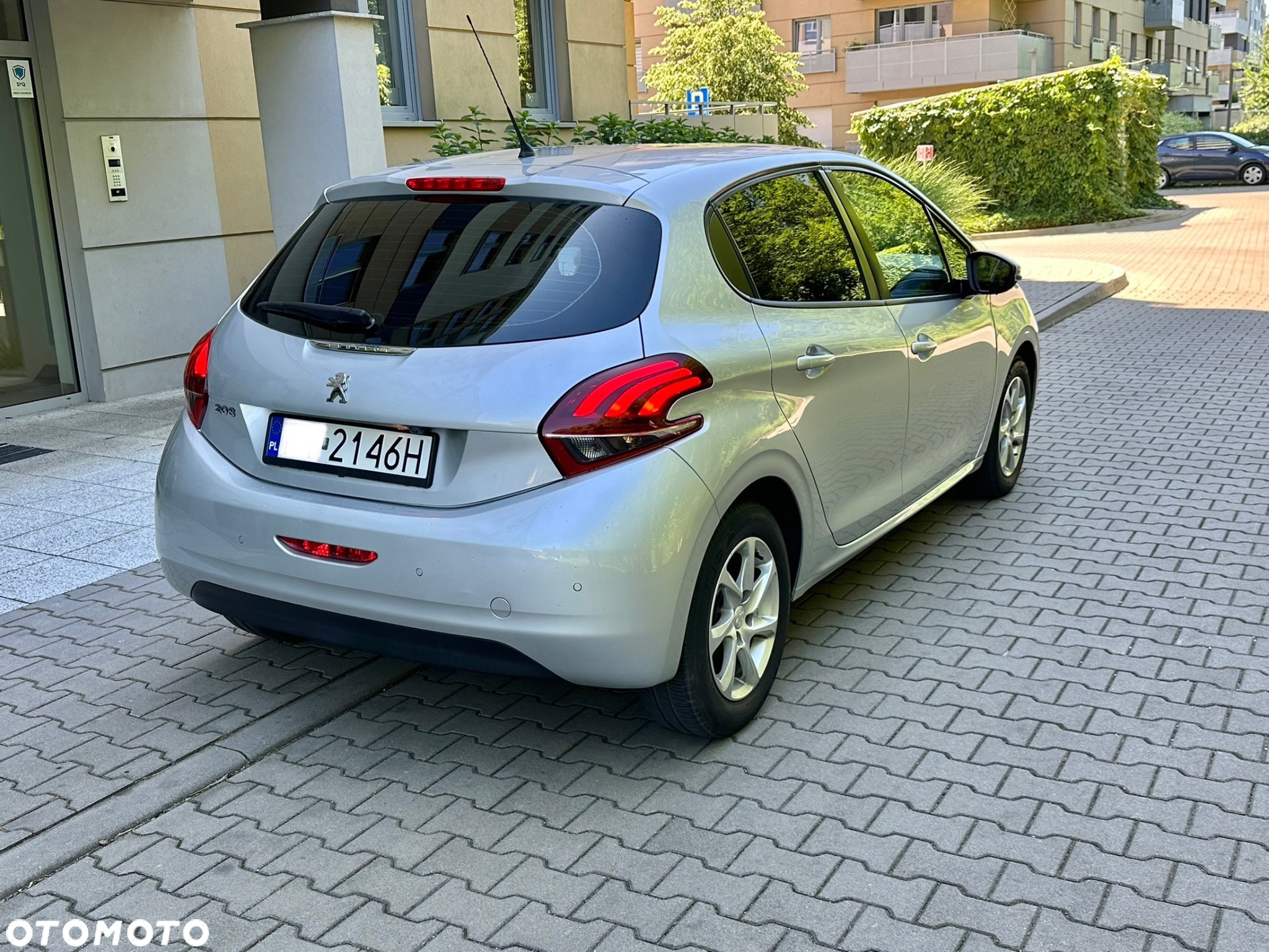 Peugeot 208 1.2 PureTech GPF Allure S&S EAT6 - 4