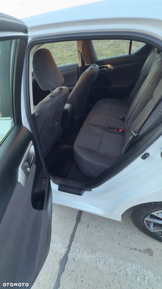 Lexus CT 200h Elegance - 16