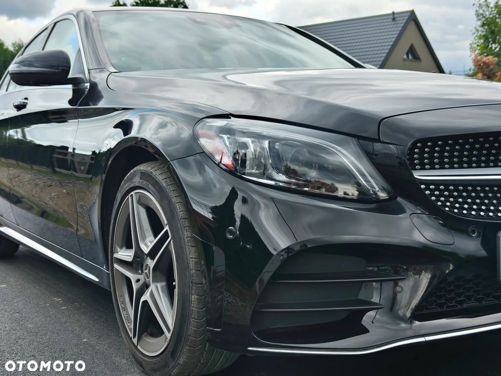 Mercedes-Benz Klasa C 300 4Matic 9G-TRONIC AMG Line - 8