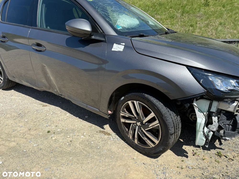 Peugeot 208 BlueHDi 100 Active Pack - 9