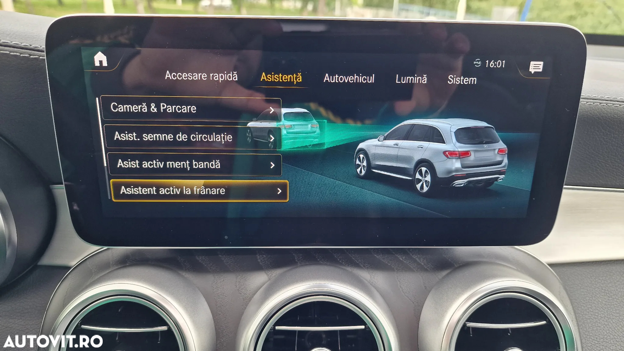 Mercedes-Benz GLC 300 d 4Matic 9G-TRONIC AMG Line - 37