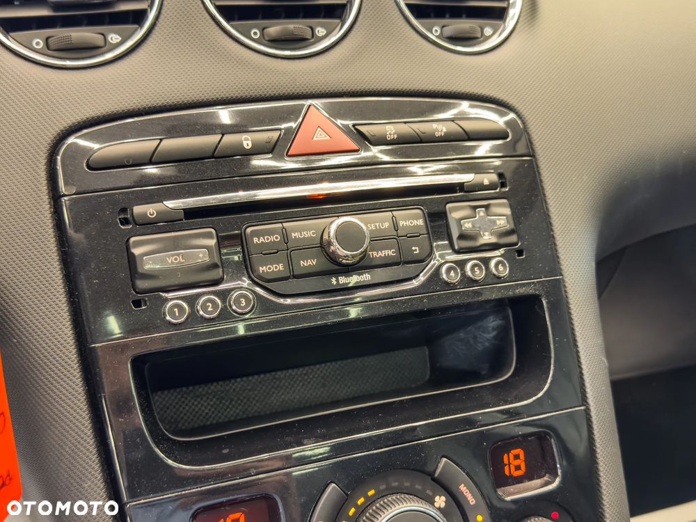 Peugeot 308 HDi FAP 110 EGS6 Premium - 32