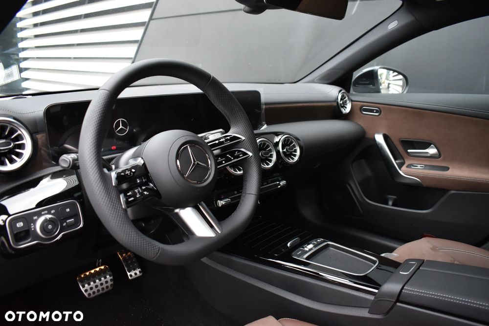 Mercedes-Benz CLA - 11