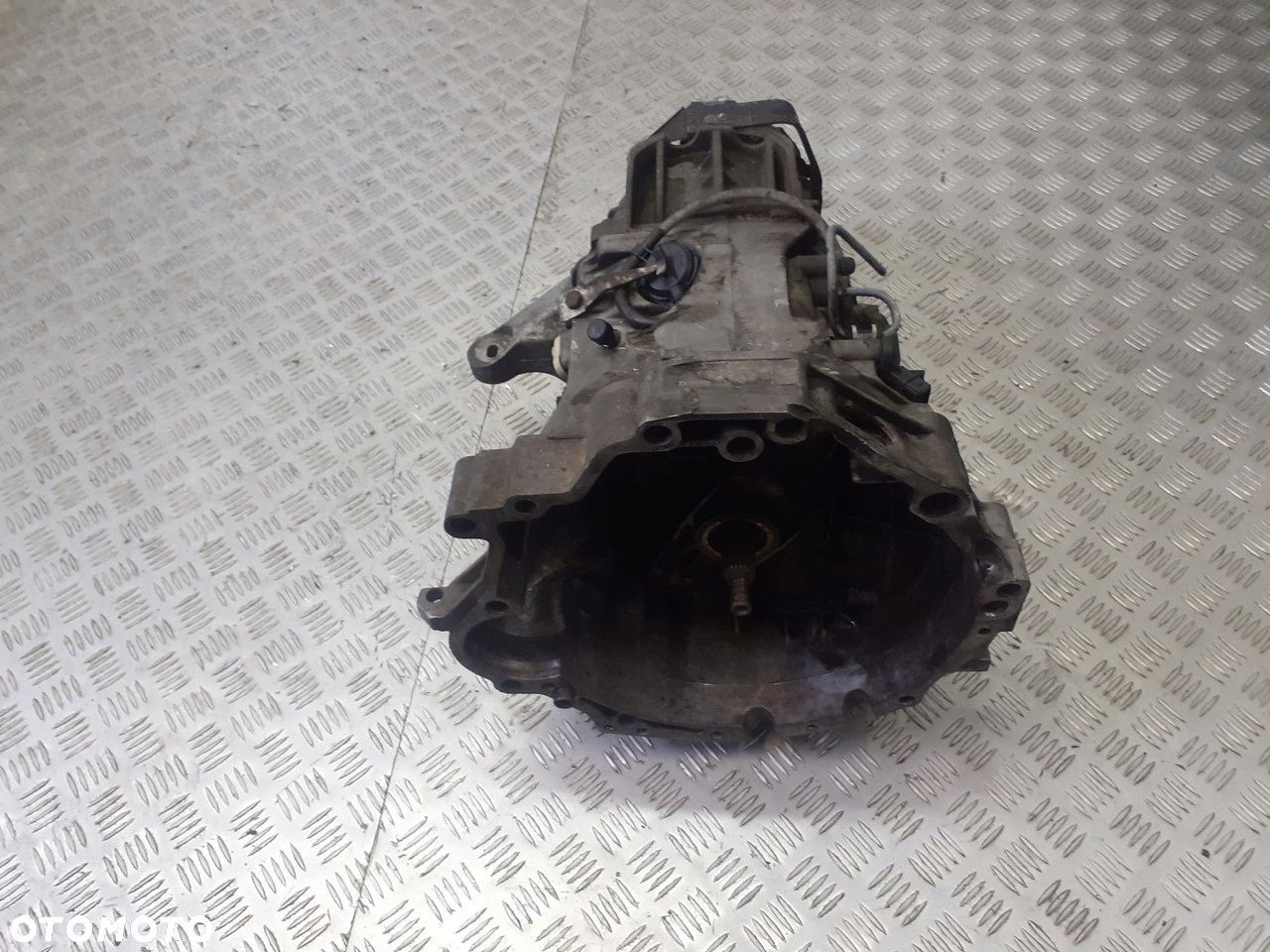 SKRZYNIA BIEGÓW AUDI 80 B4 2.0 CCG - 1