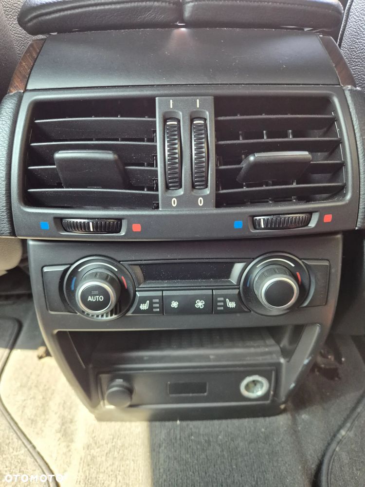 BMW X5 xDrive35i - 14