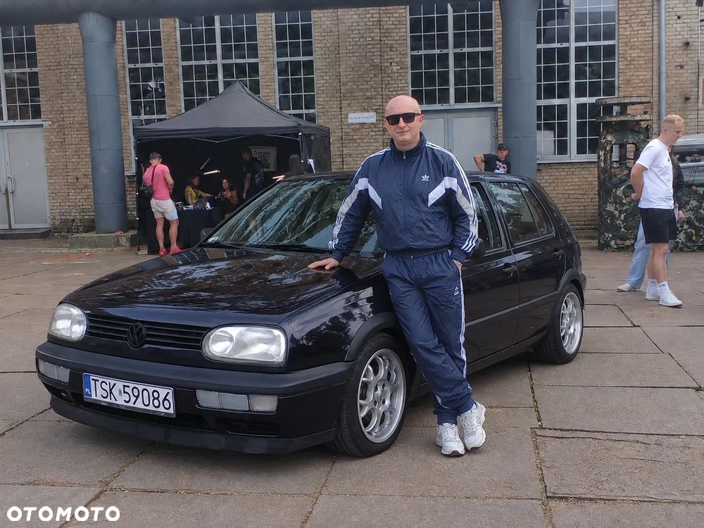 Volkswagen Golf - 4