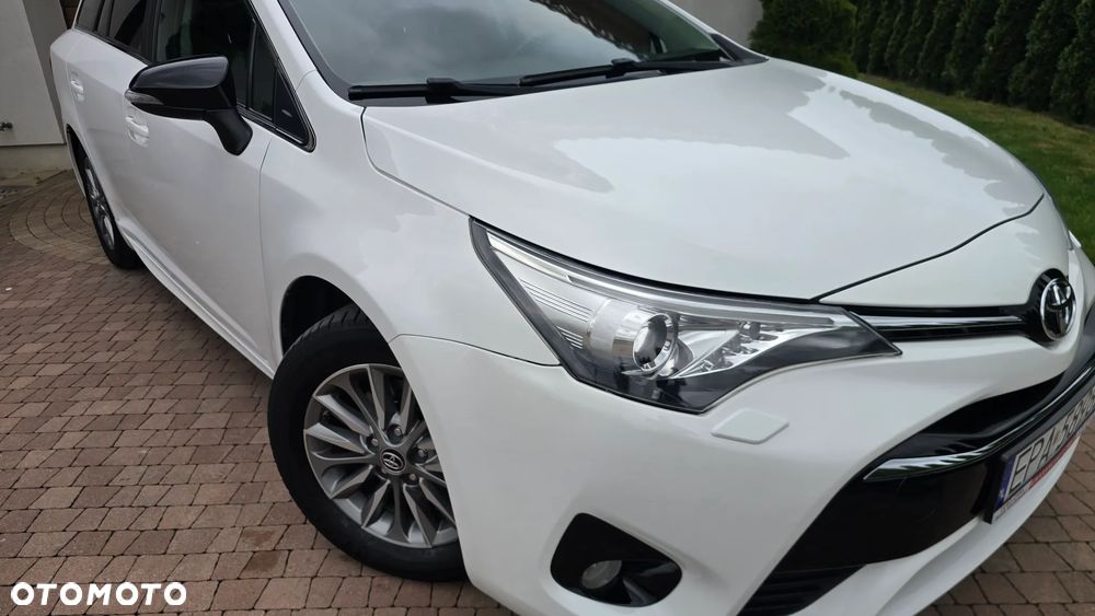 Toyota Avensis - 13