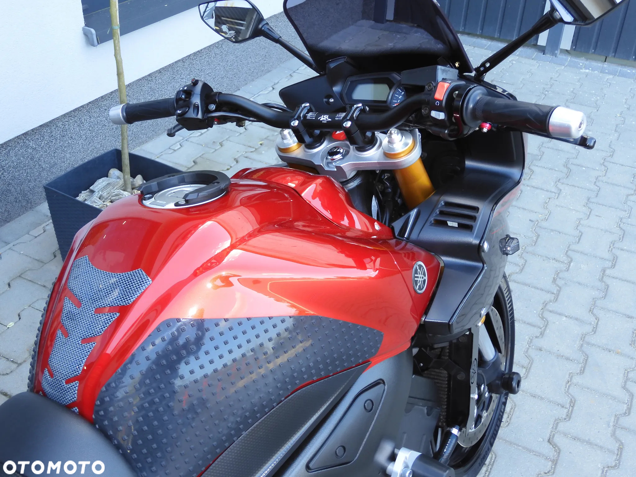 Yamaha FZ - 10