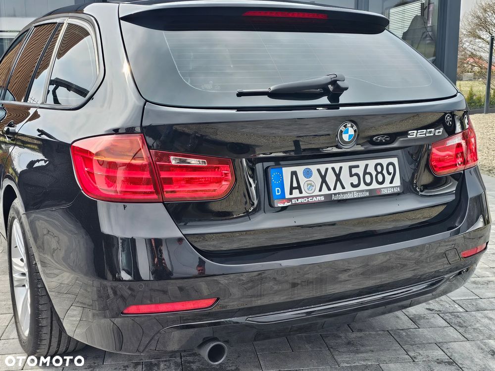 BMW Seria 3 320d DPF Edition Sport - 31