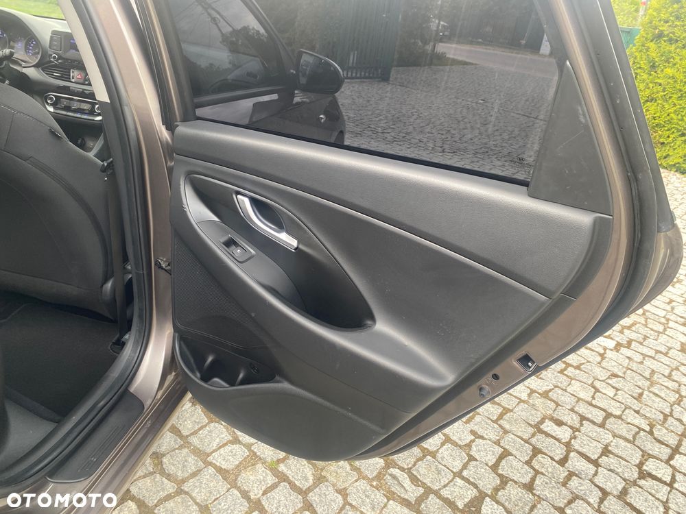 Hyundai i30 1.5 Pure - 28