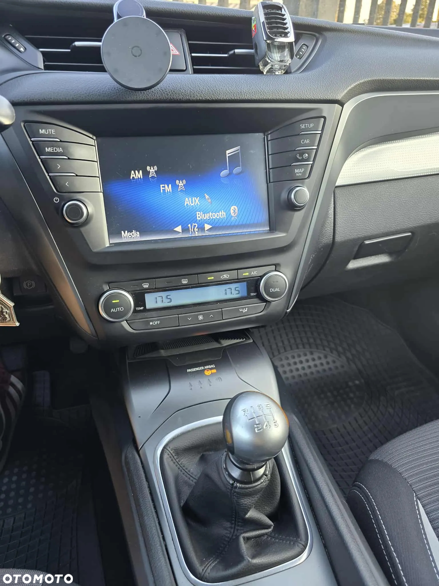 Toyota Avensis - 8