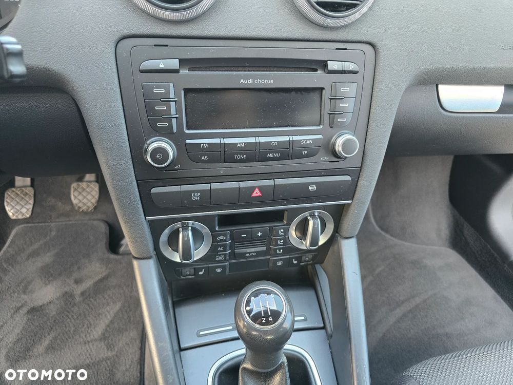 Audi A3 Sportback 1.6 Attraction - 6