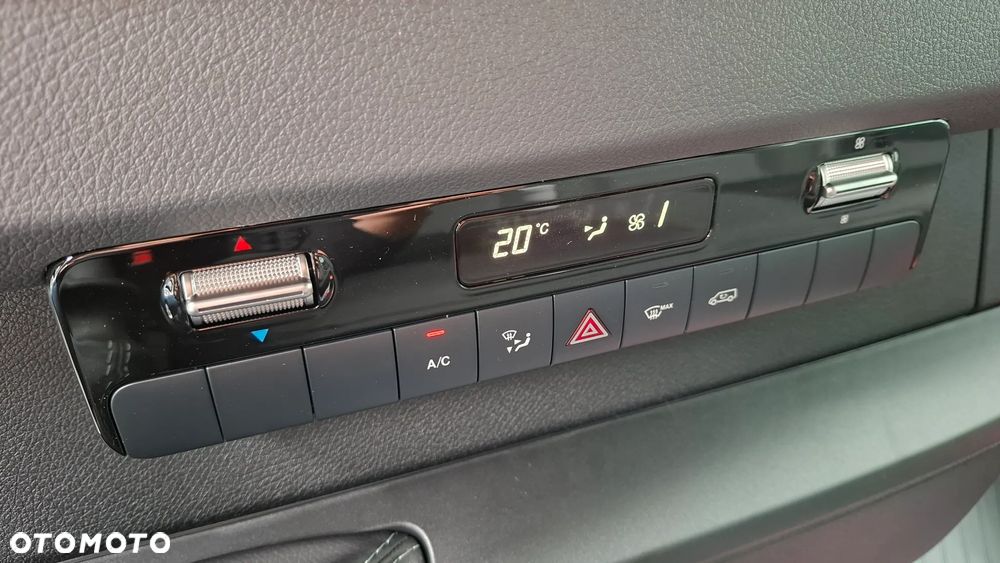 Mercedes-Benz Sprinter - 12