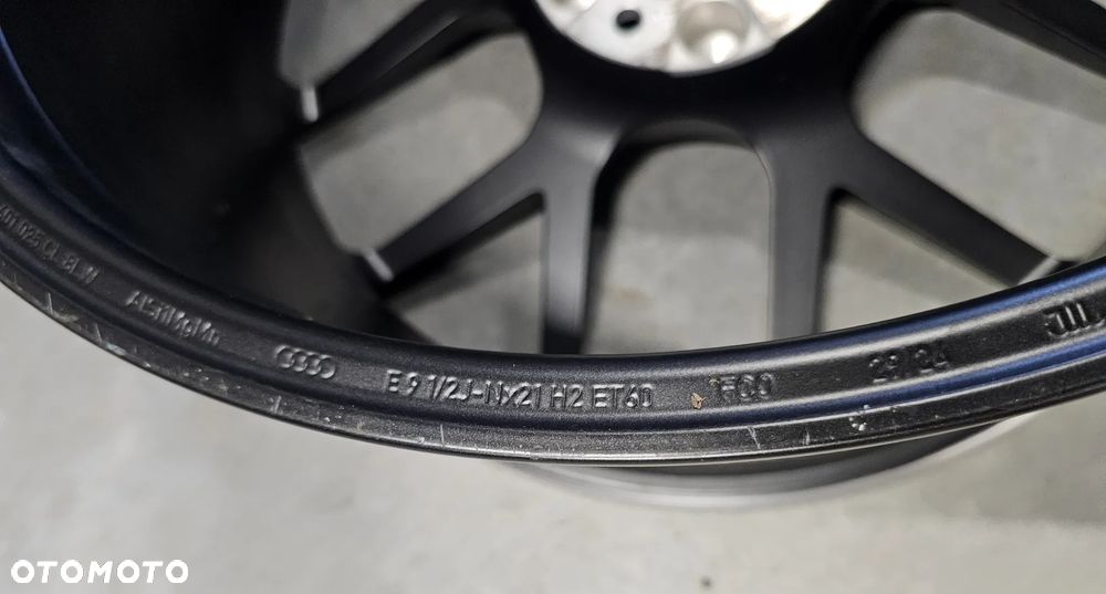 Felga AUDI E TRON GT 4J3601025CJ 9,5x21 ET60 - 5