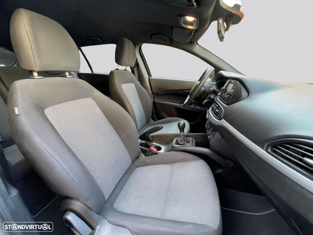 Fiat Tipo Station Wagon 1.3 M-Jet Street - 21
