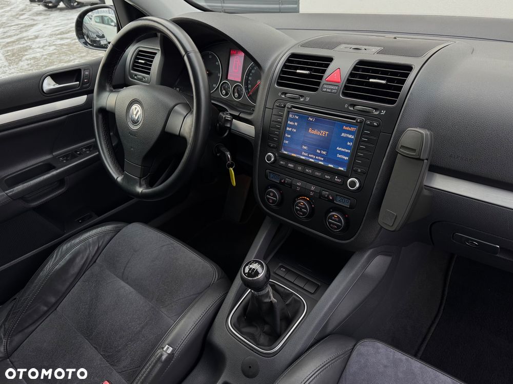 Volkswagen Golf 2.0 TDI DPF 4Motion Trendline - 26