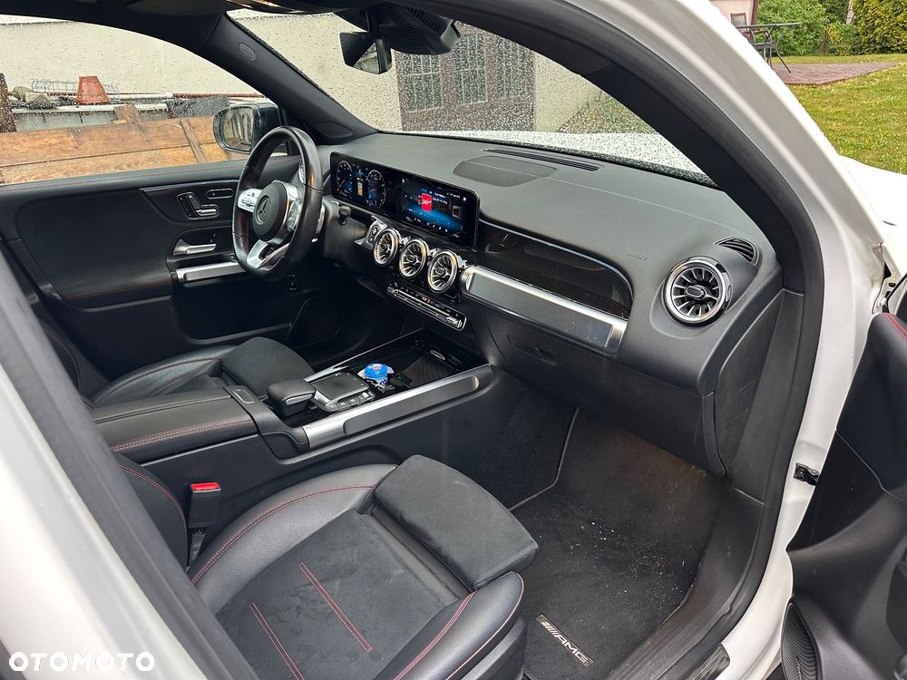 Mercedes-Benz GLB 250 4-Matic 8G-DCT - 12