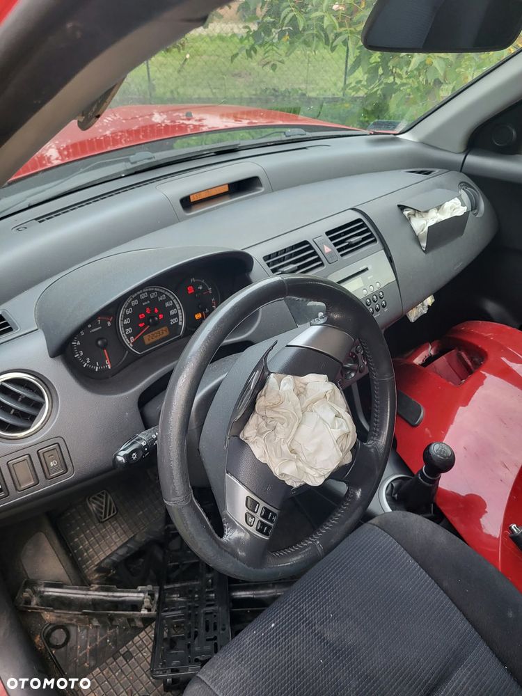 Suzuki Swift 2008 photo 4