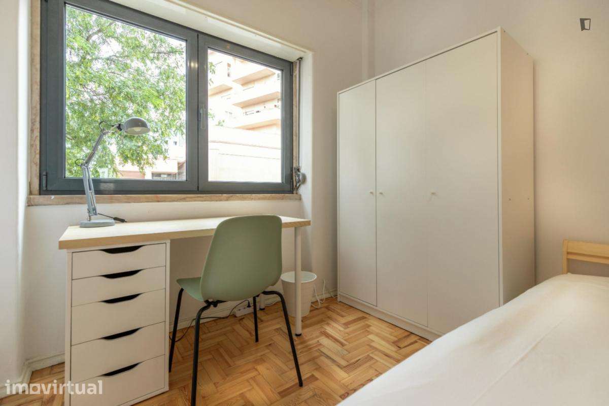 Quarto - localizado em Entrecampos Lisbon - Grande imagem: 2/6