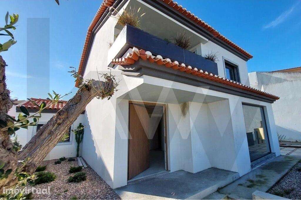 Moradia T3 com piscina e garagem em Ribamar - Grande imagem: 2/47