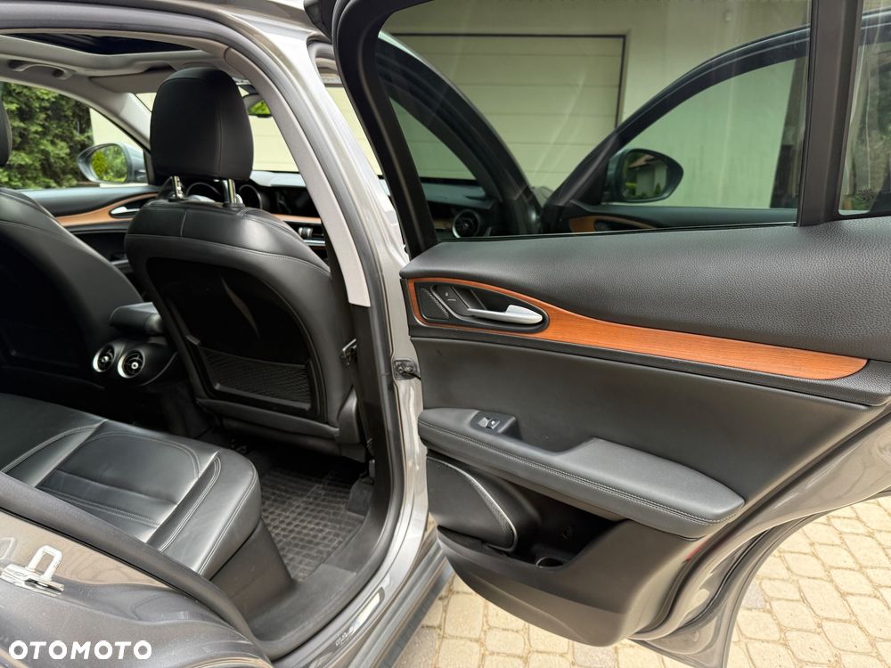 Alfa Romeo Stelvio 2.0 Turbo First Edition Q4 - 16