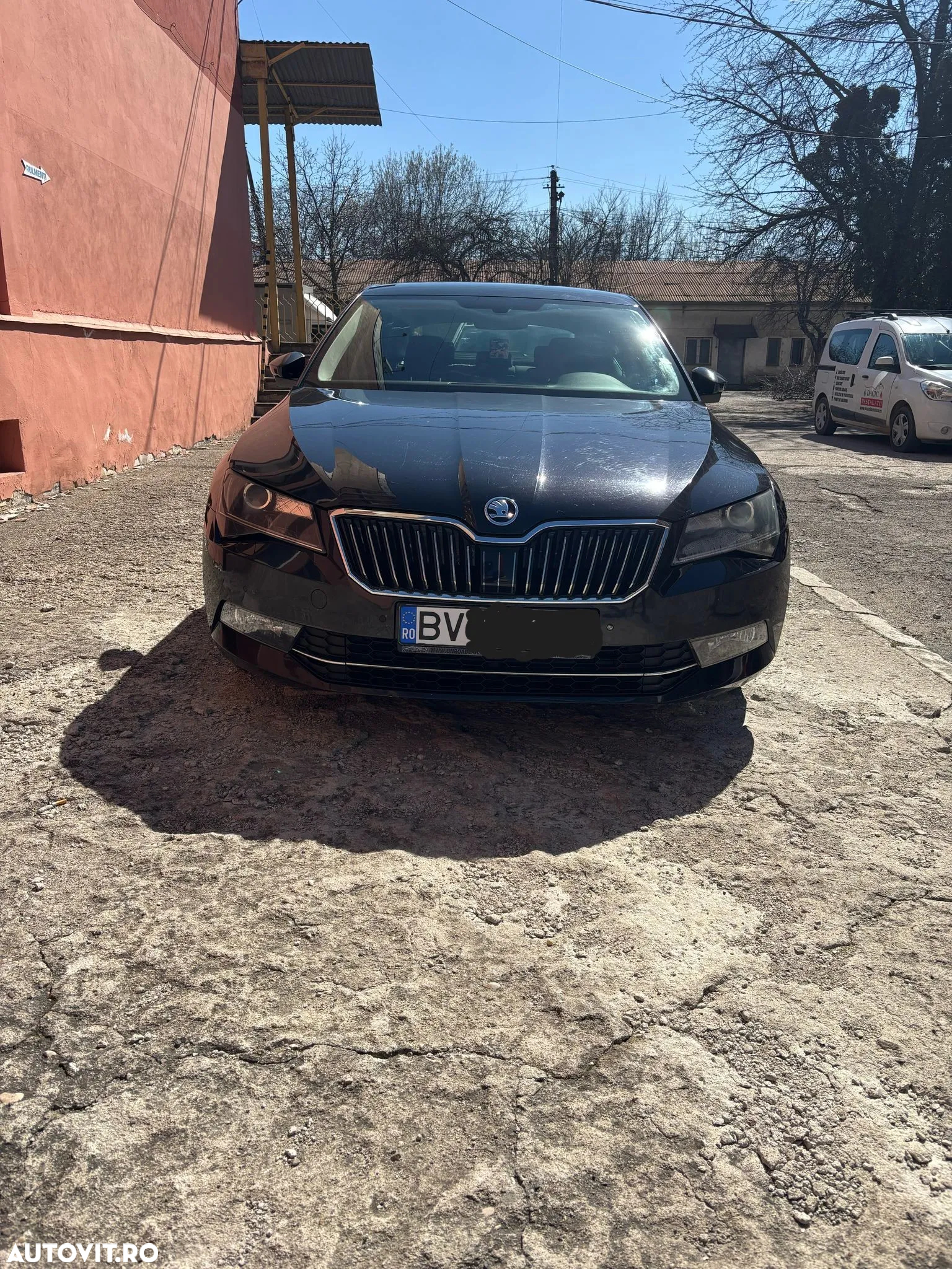 Skoda Superb 2.0 TDI DSG Ambition - 2