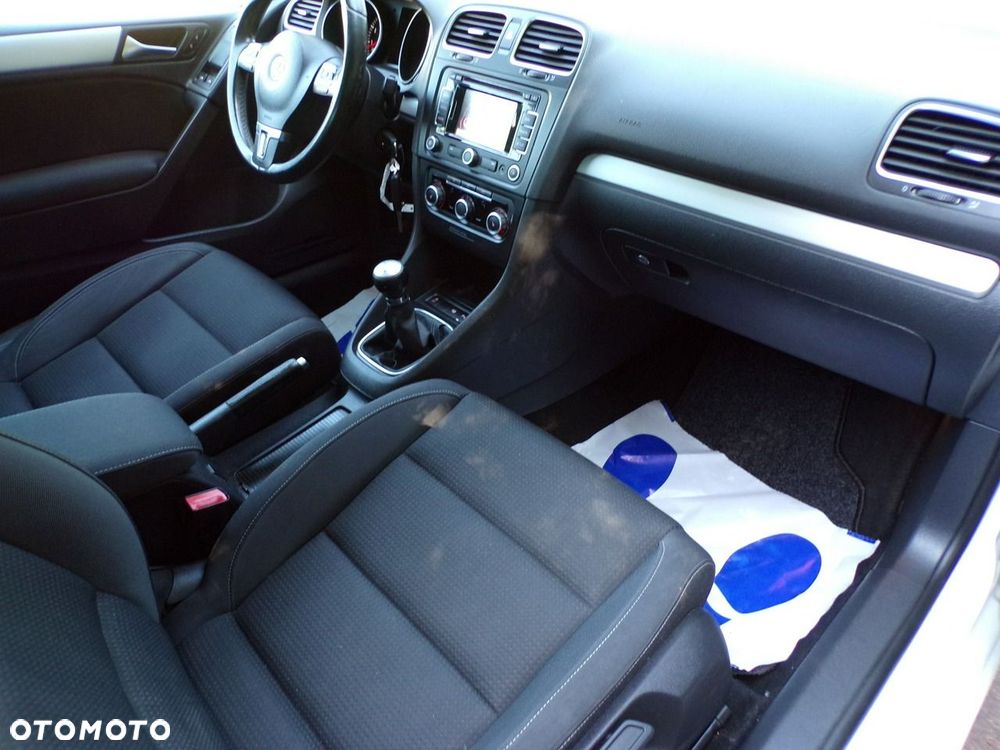 Volkswagen Golf - 22