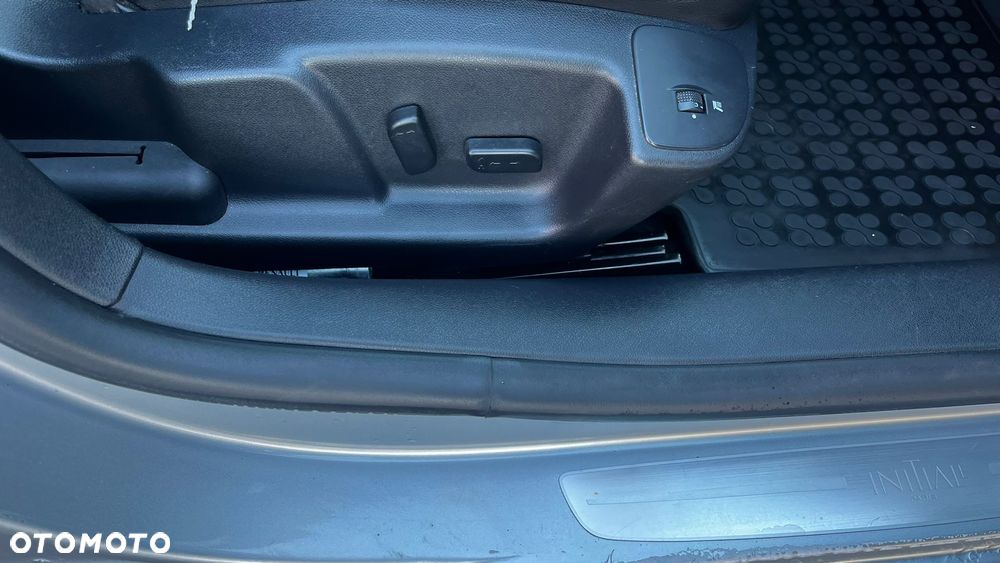 Renault Latitude - 22