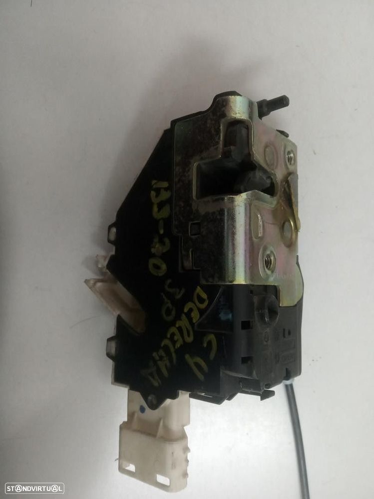 FECHADURA PORTA FRONTAL DIREITA CITROEN C4 COUPÉ 2005 -9647173880F03 - 2