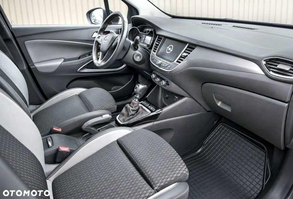 Opel Crossland X - 12