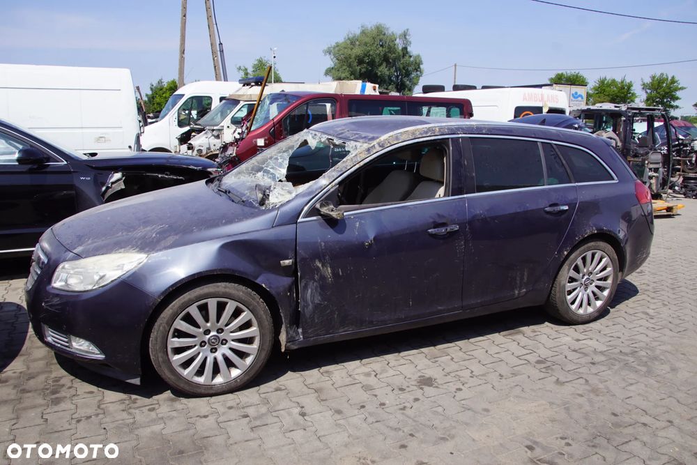Auto na części - Opel Insignia A 2.0 CDTI 160 KM A20DTH F40 Z168 2011R Silnik Skrzynia Drzwi Błotnik Zderzak Klapa Lampa Lusterko Klamka Szyba Deska Kokpit Sterownik Moduł Czujnik Licznik Wyświetlacz Panel Kierownica - 2