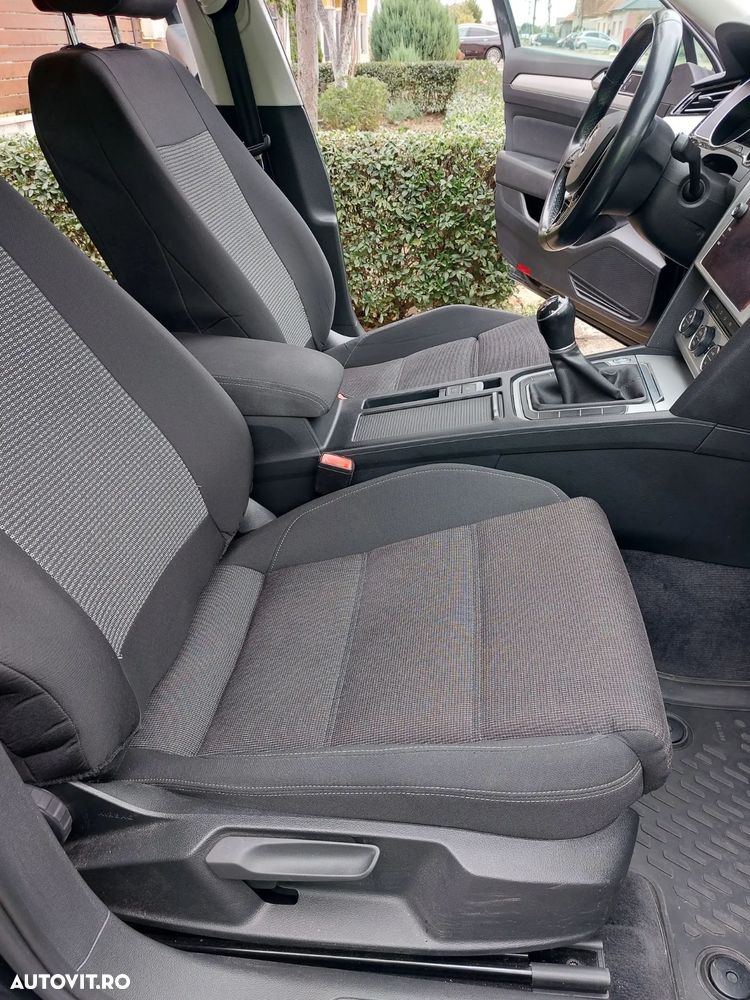 Volkswagen Passat Variant 2.0 TDI (BlueMotion Technology) Comfortline - 13