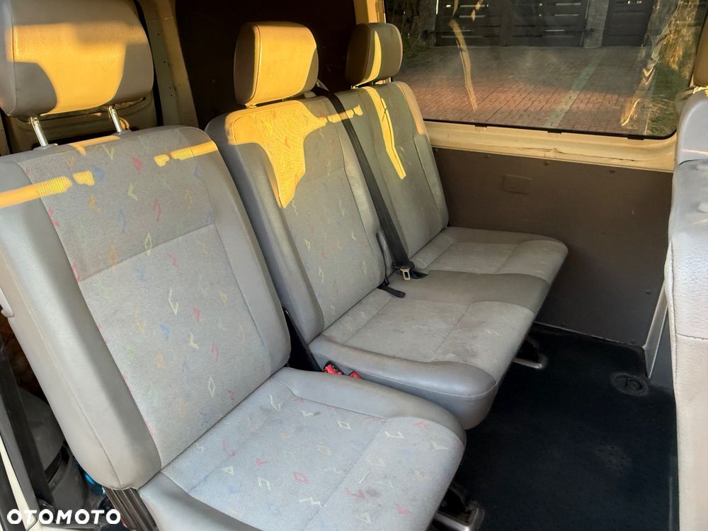 Volkswagen Transporter Caravelle - 12