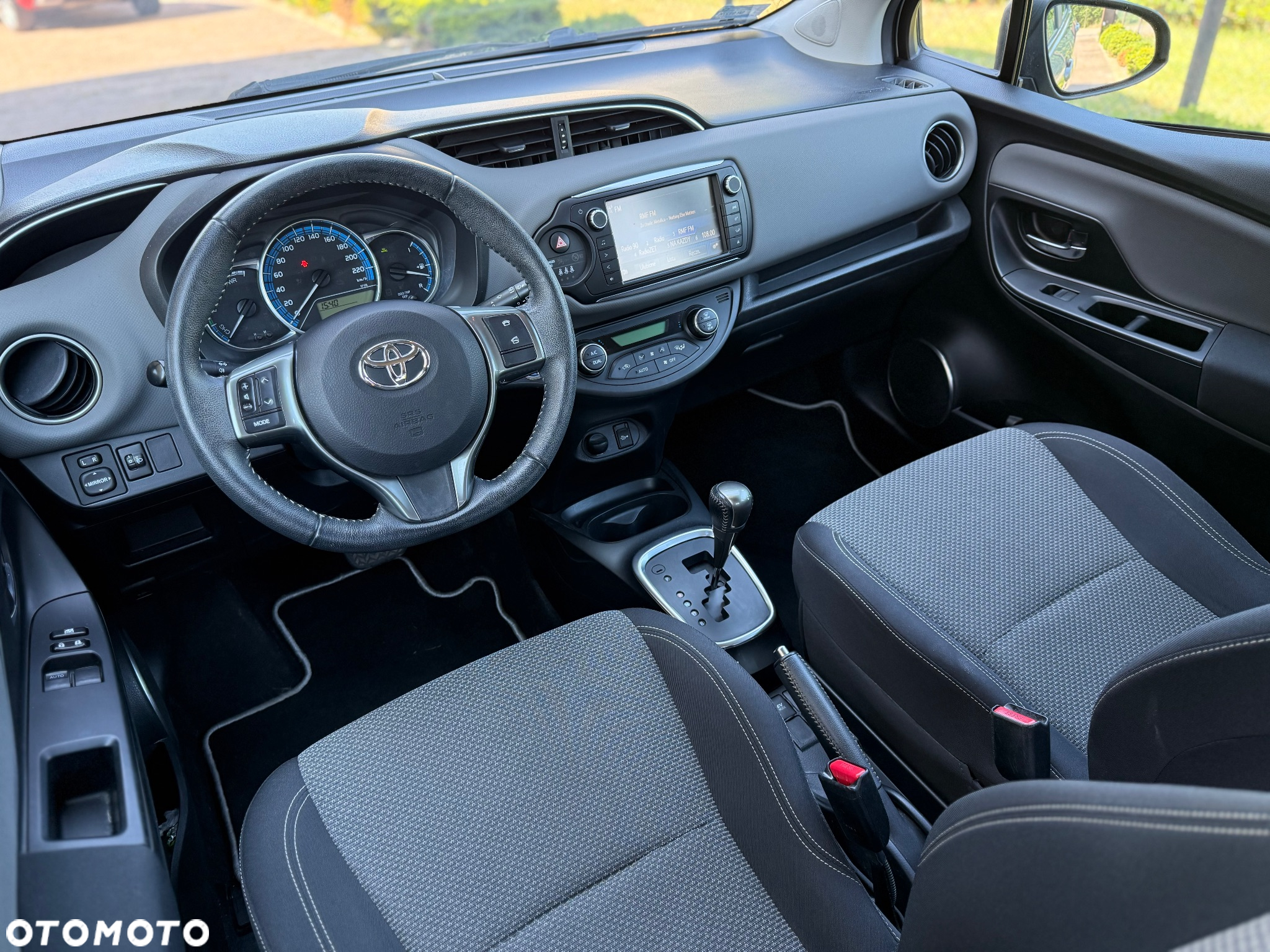 Toyota Yaris Hybrid 100 Premium - 7
