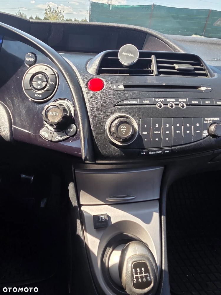 Honda Civic 1.8 Comfort - 12