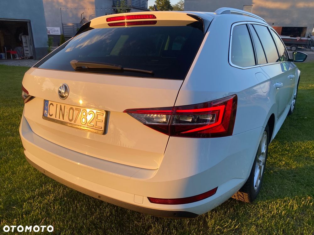 Skoda Superb 2.0 TDI Style - 12