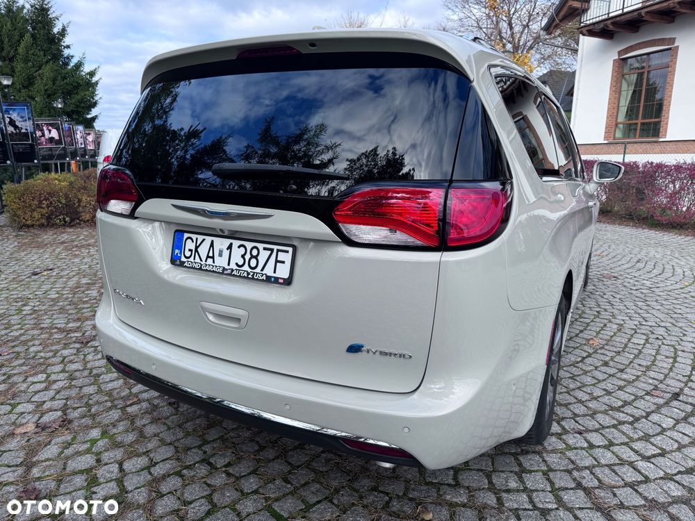 Chrysler Pacifica - 10