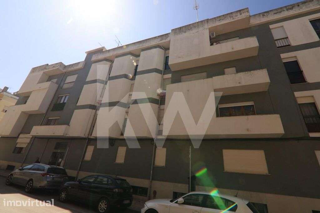 Apartamento T4 com varandas e marquise localizado no centro de Portimã - Grande imagem: 5/19