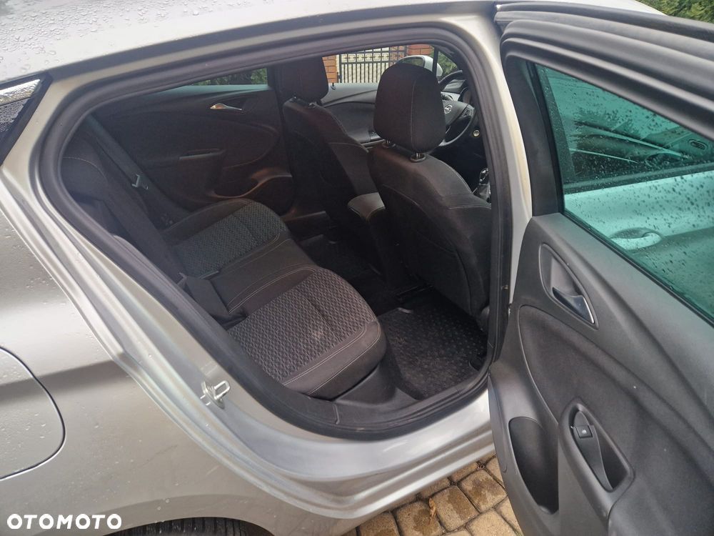 Opel Astra 1.0 T 120 Lat S&S - 10