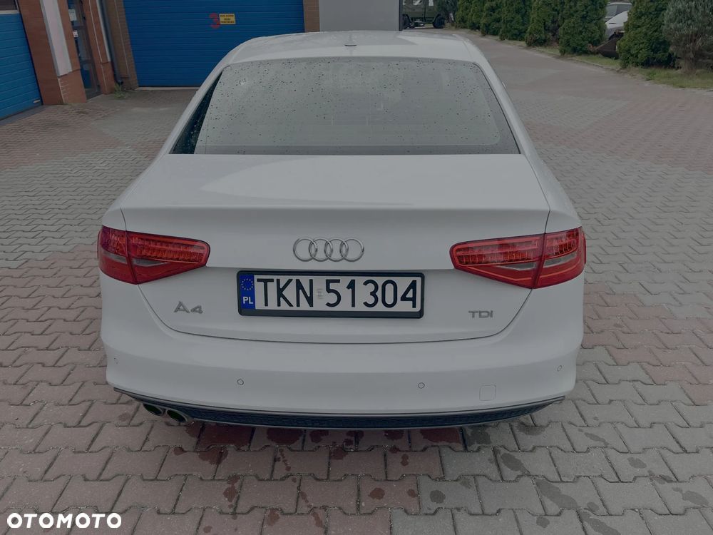 Audi A4 Limousine - 4
