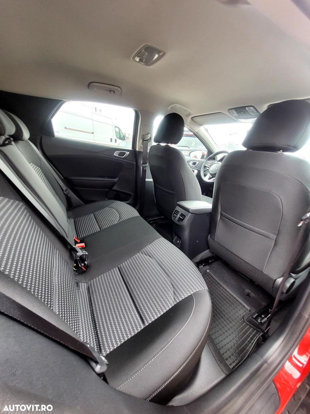 Kia XCeed - 16