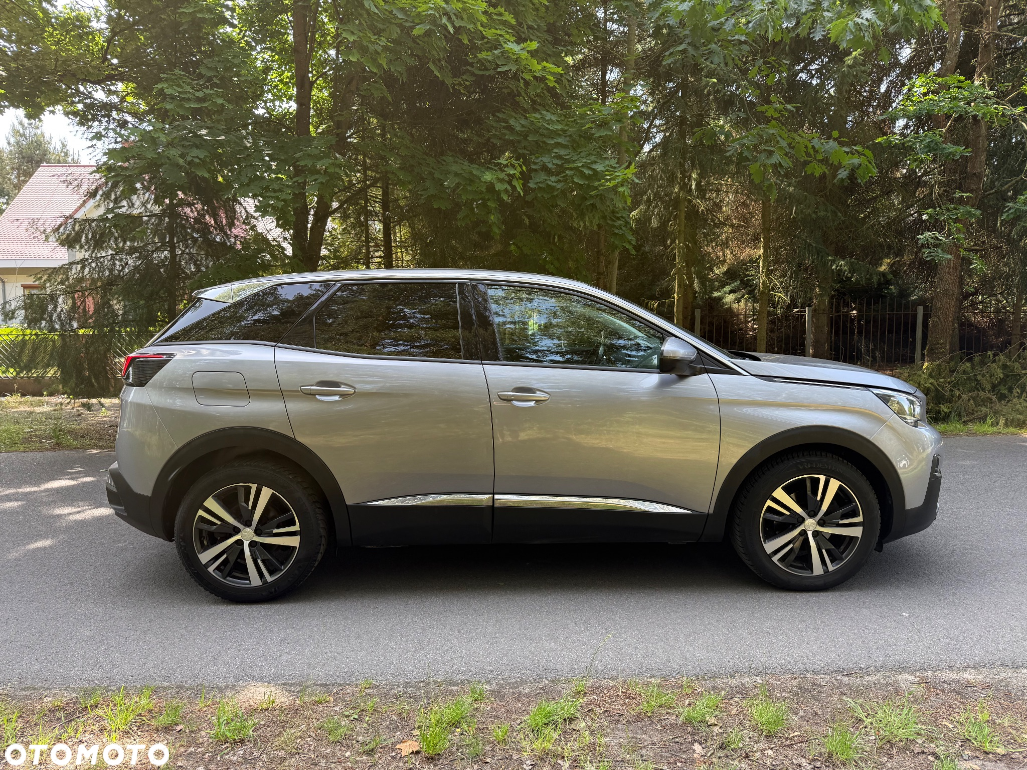 Peugeot 3008 1.5 BlueHDi Allure S&S - 4