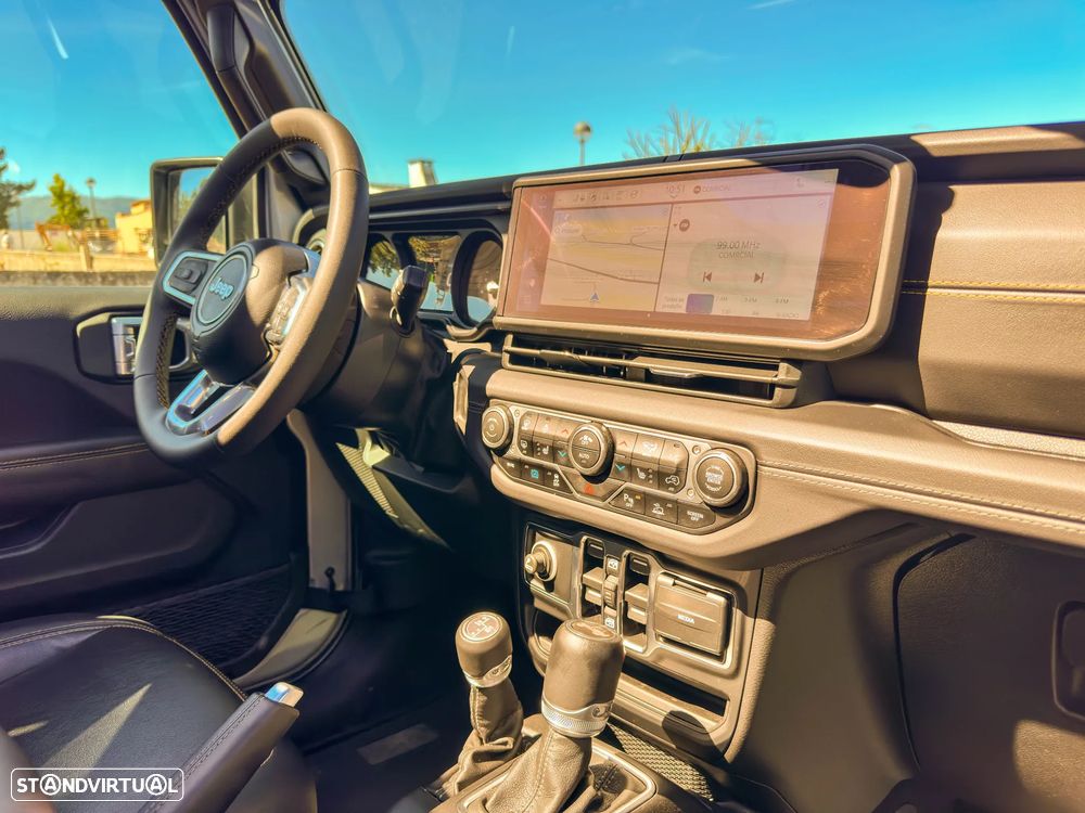 Jeep Wrangler Unlimited - 23