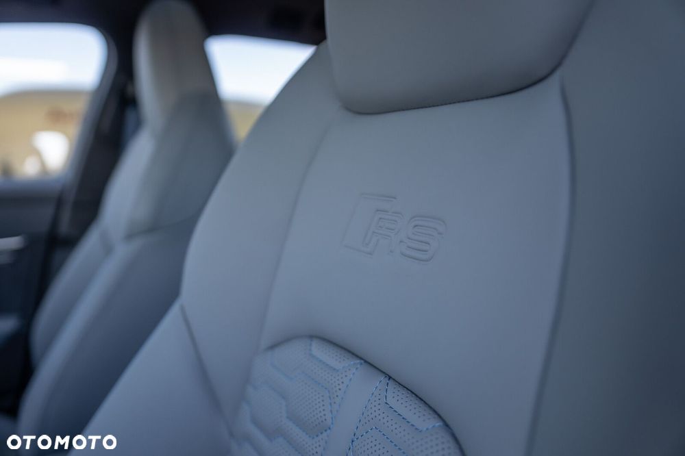 Audi RS6 Avant - 9