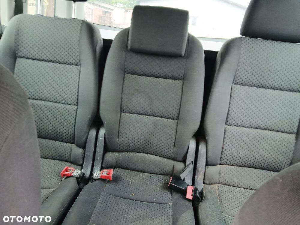 volkswagen touran 2004 fotel fotele kanapa deska kokpit podsufitka boczek boczki klamka podłokietnik - 6