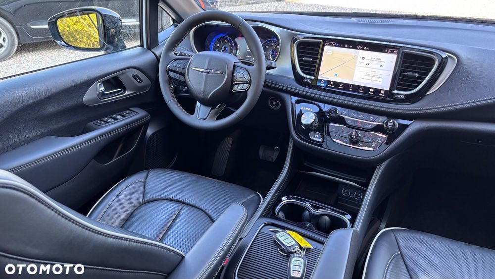 Chrysler Pacifica - 26