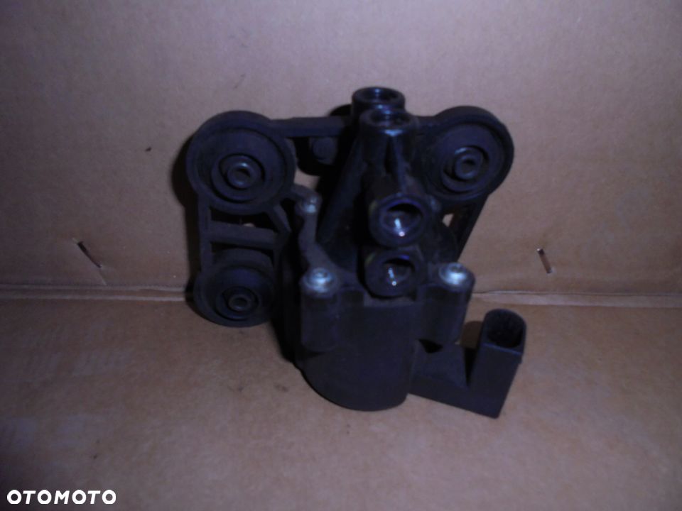 Zawór ciśnienia zawieszenia RANGE ROVER L322 VOGUE - 1