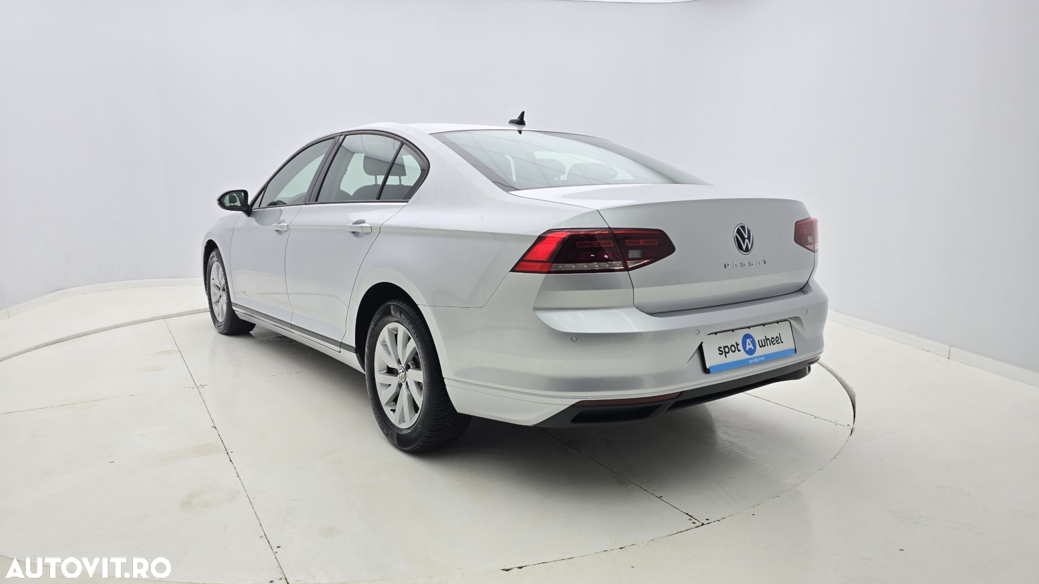 Volkswagen Passat 2.0 TDI DSG Advance - 8
